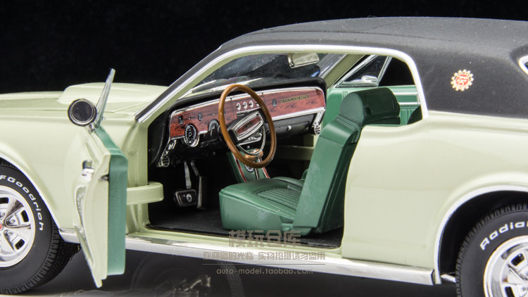 1/18 Sunstar 1968 Mercury Cougar XR7G (Seafoam Green) Diecast Car