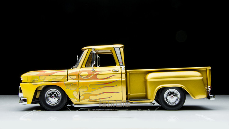 1/18 SS Sunstar 1965 Chevrolet Chevy C10 Pickup Truck (Gold