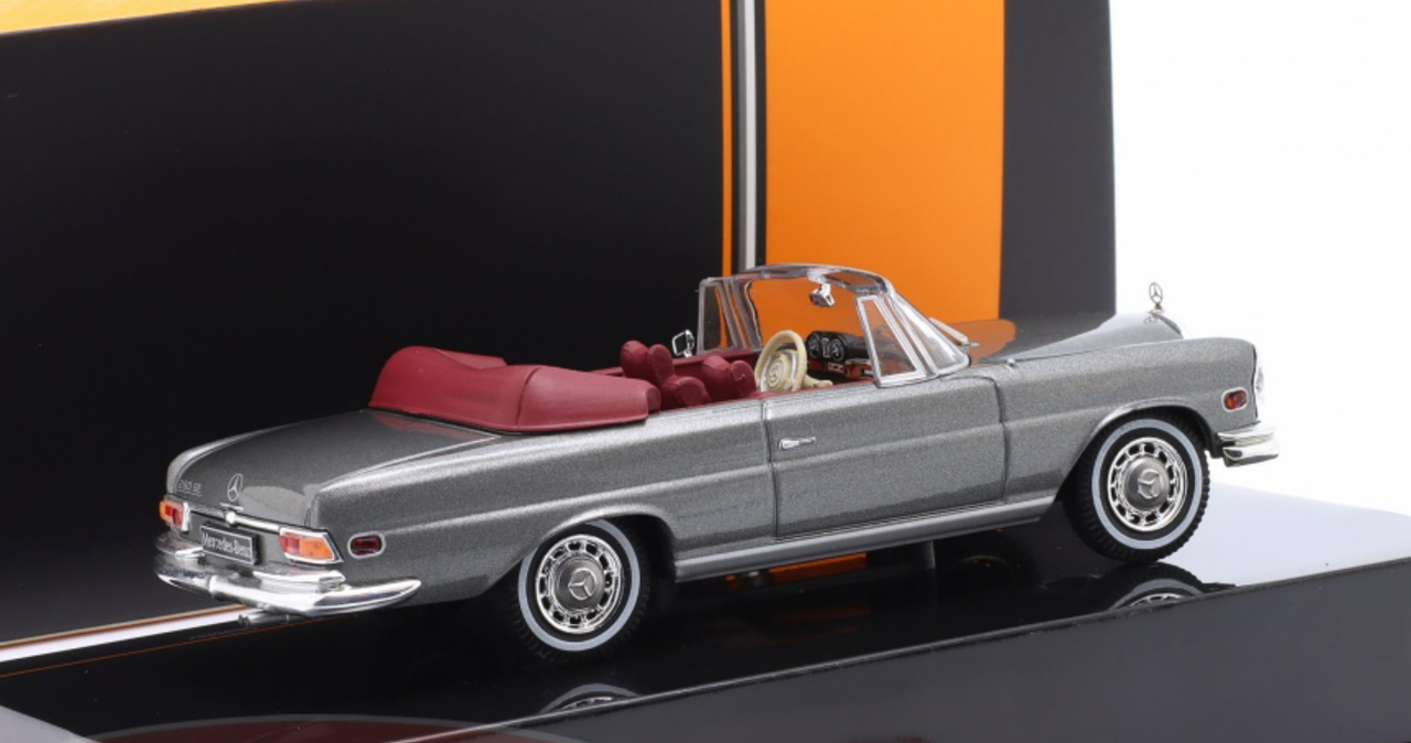 1/43 Ixo 1969 Mercedes-Benz 280 SE (W111) Convertible (Grey Metallic) Car Model