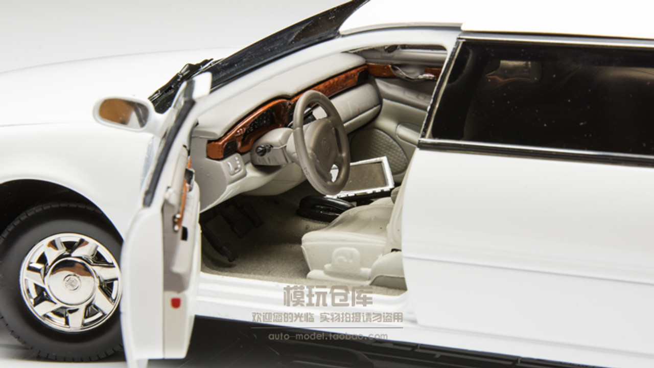 CadillacDeville Limousine ローダウンリムジン　1/18 1/18 SS Sunstar Cadillac Deville Limousine (White) Diecast