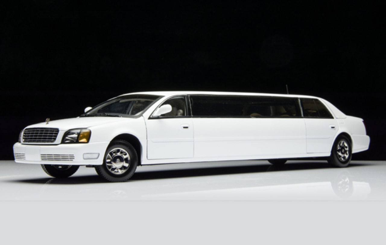 1/18 SS Sunstar Cadillac Deville Limousine (White) Diecast Car Model