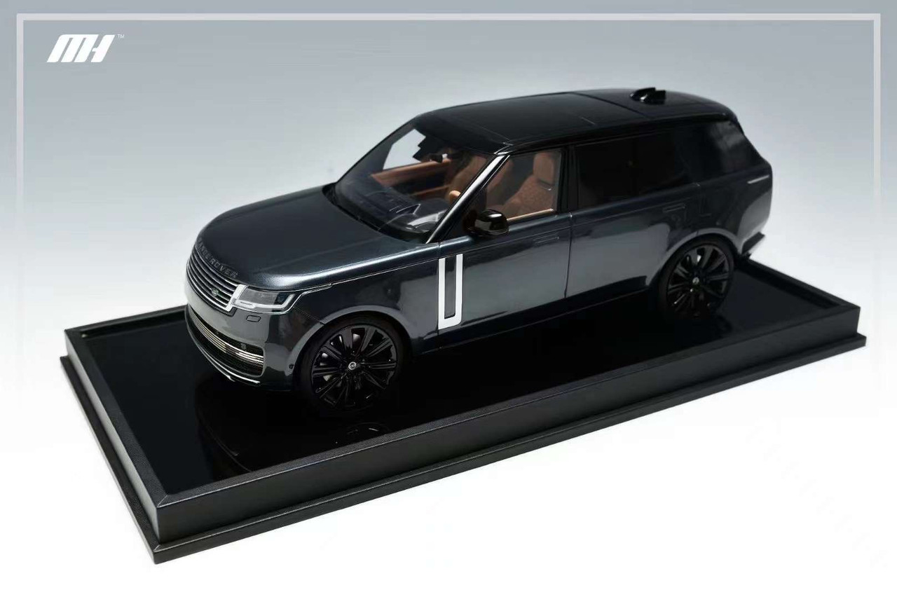 1/18 Motorhelix 2022 Land Rover Range Rover Autobiography Extended Wheelbase (Dark Blue) Resin Car Model Limited 99 Pieces