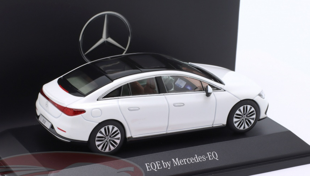 1/43 Dealer Edition 2022 Mercedes-Benz EQE (V295) (Opalite White) Car Model