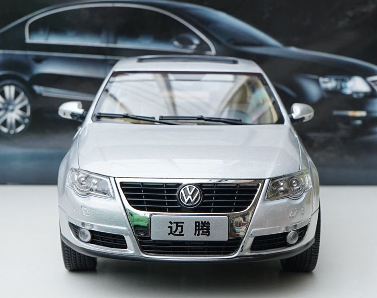 1/18 Dealer Edition B6 and B7 (Typ 3C; 2005–2015) Volkswagen VW Passat / Magotan (Silver) Diecast Car Model