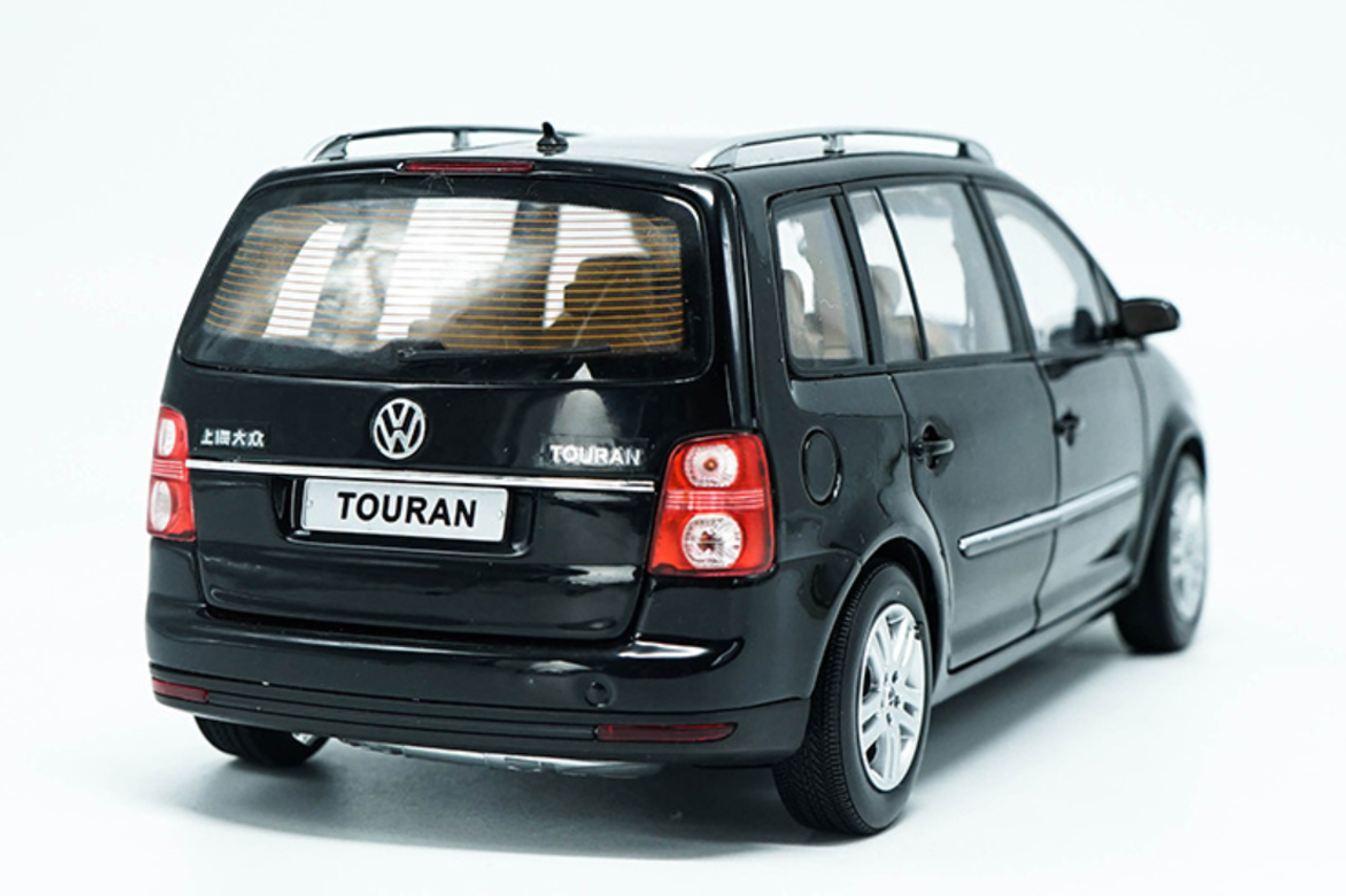 1/18 Dealer Edition First Generation 2009 Volkswagen VW Touran (Black) Diecast Car Model