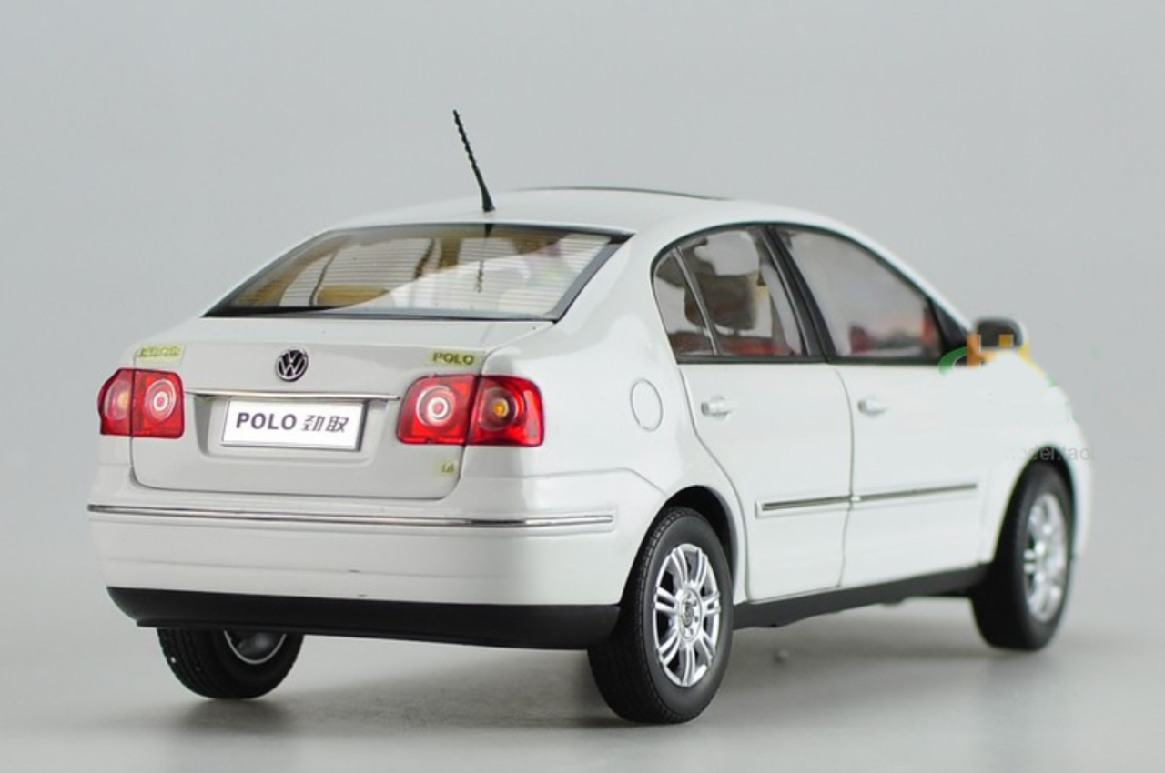 1/18 Dealer Edition Volkswagen VW Polo Sedan (White) Diecast Car Model