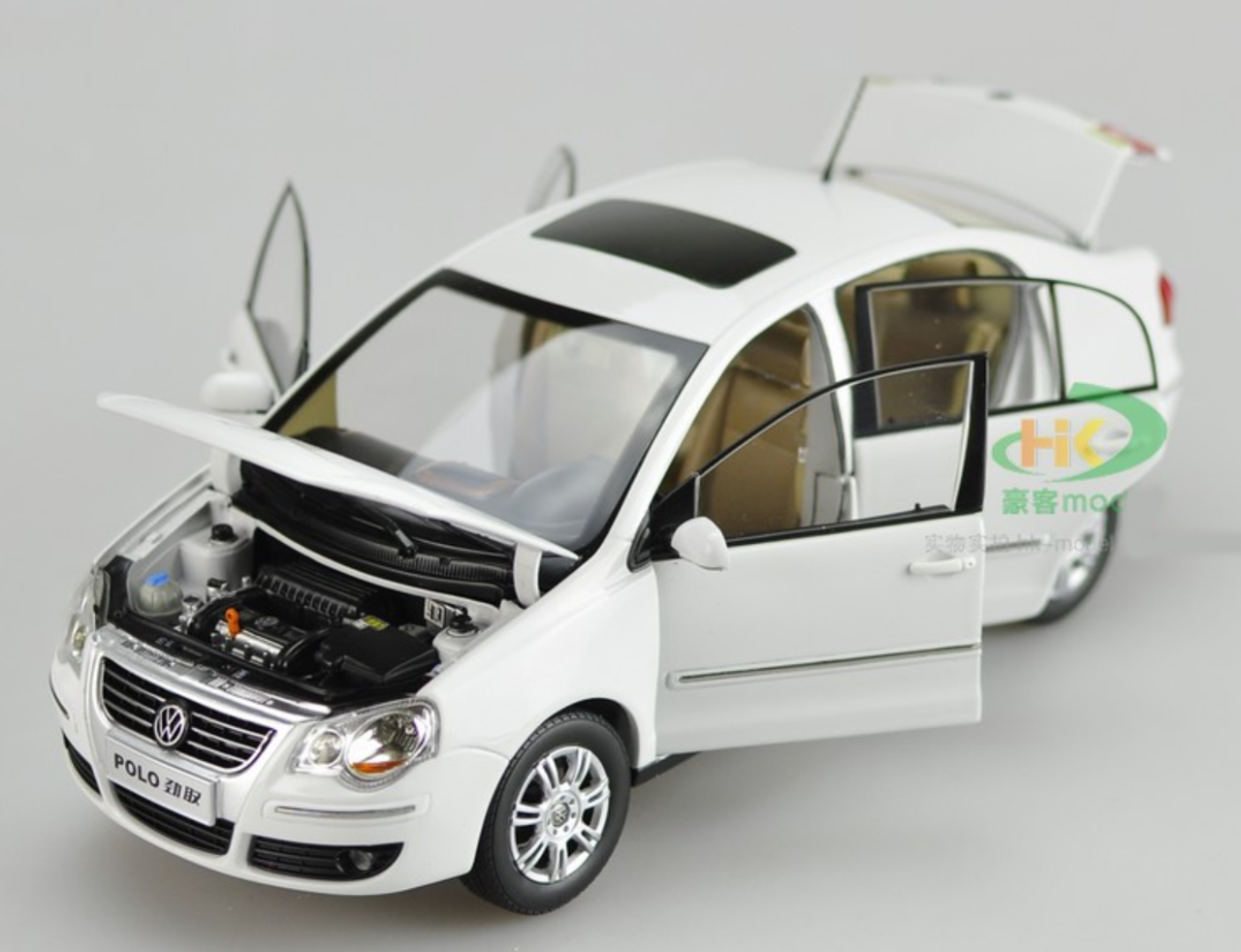 1/18 Dealer Edition Volkswagen VW Polo Sedan (White) Diecast Car Model