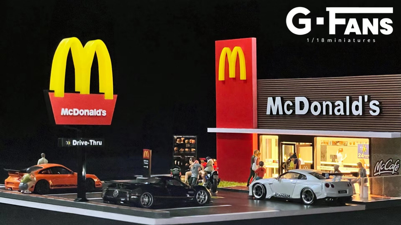 1/64 G-Fans McDonald's Building Diorama (car models and figures