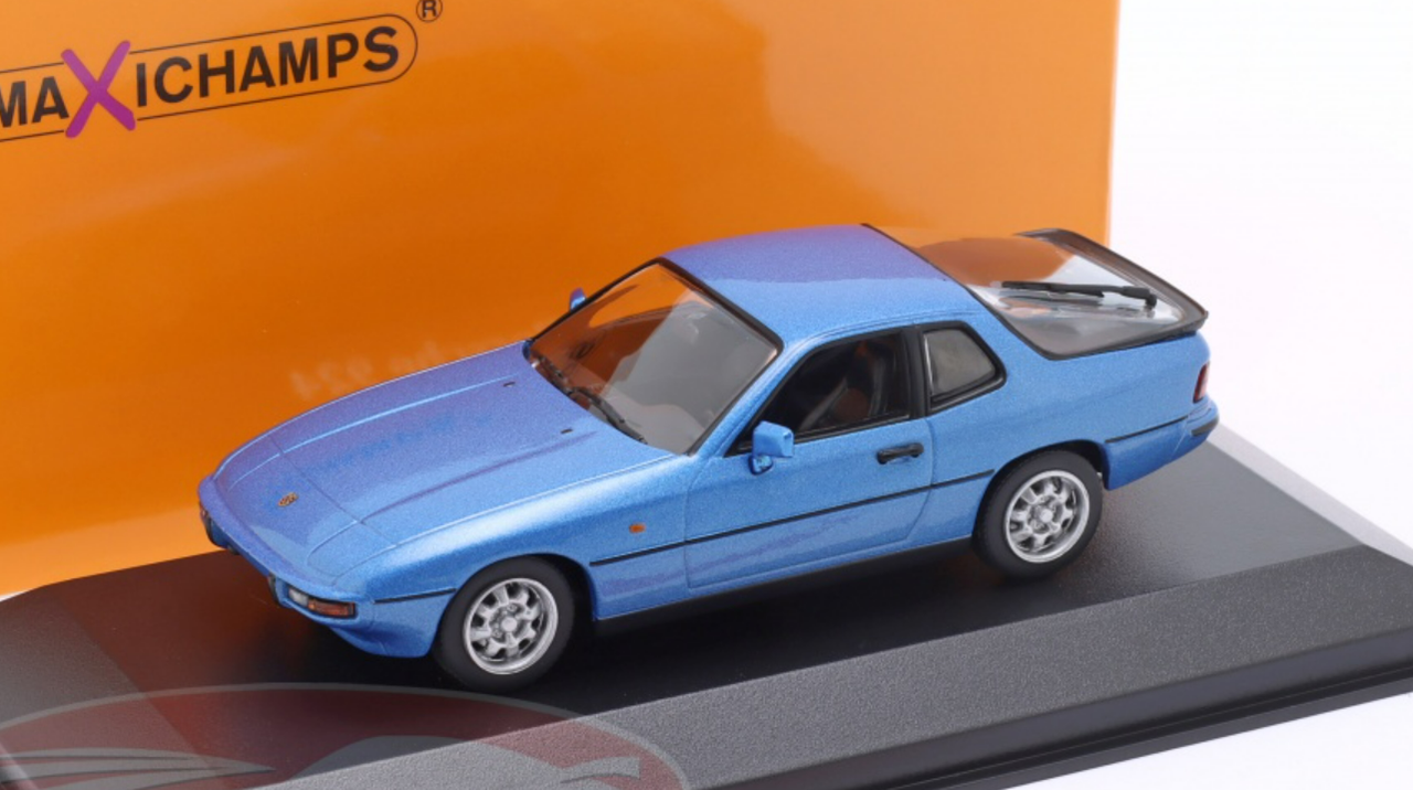 1/43 Minichamps 1976 Porsche 924 (Blue Metallic) Car Model