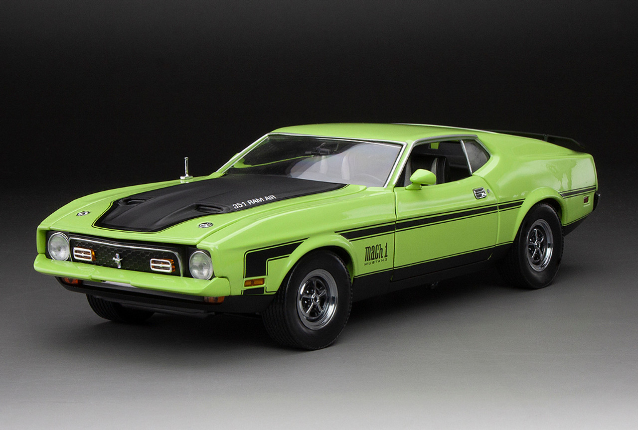 1/18 Sunstar 1971 Ford Mustang Mach 1 (Green) Diecast Car Model