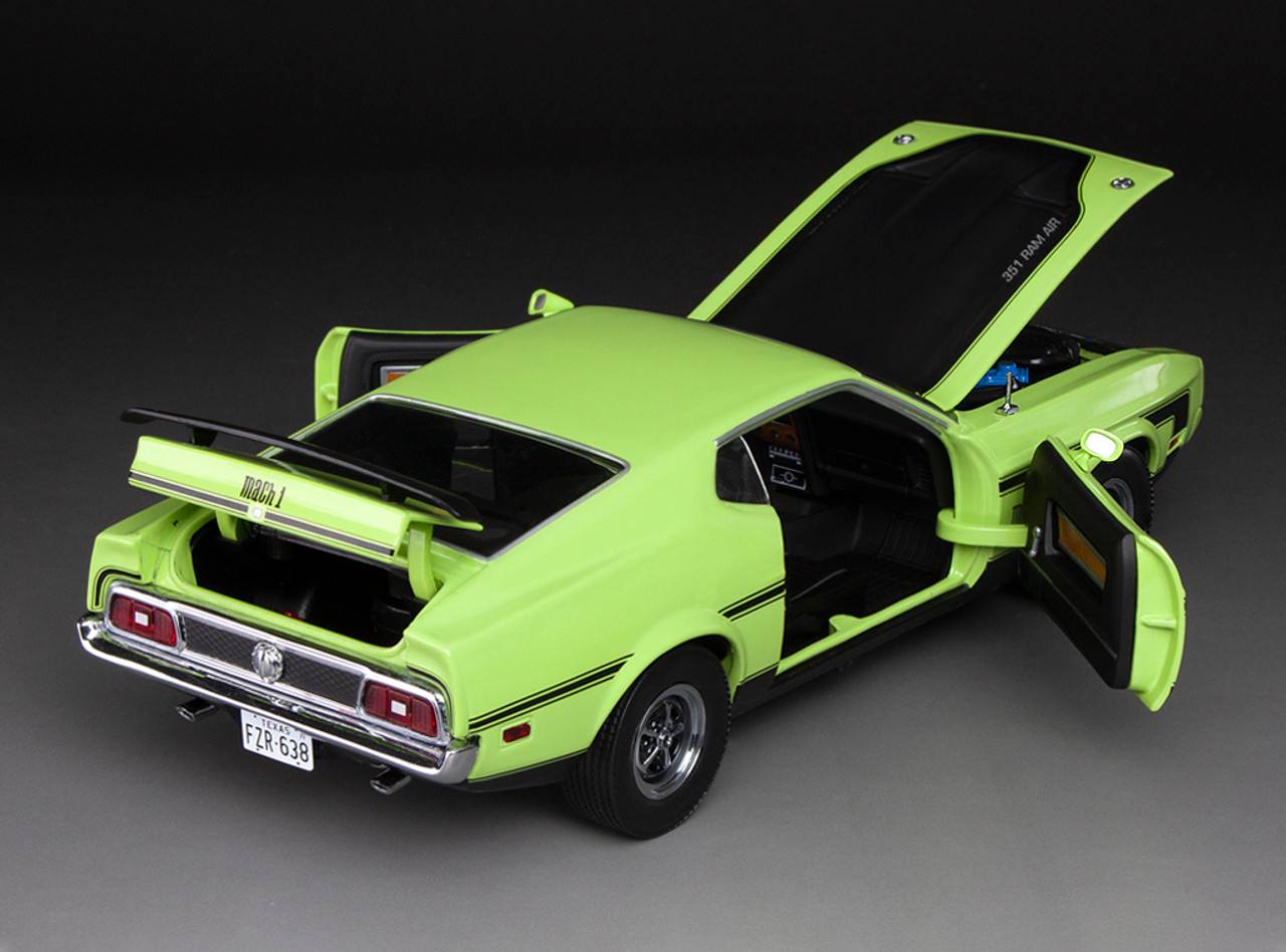 1/18 Sunstar 1971 Ford Mustang Mach 1 (Green) Diecast Car Model