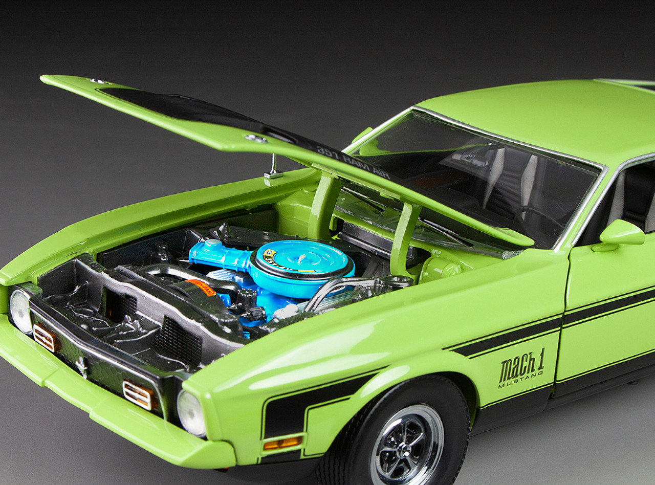 1/18 Sunstar 1971 Ford Mustang Mach 1 (Green) Diecast Car Model