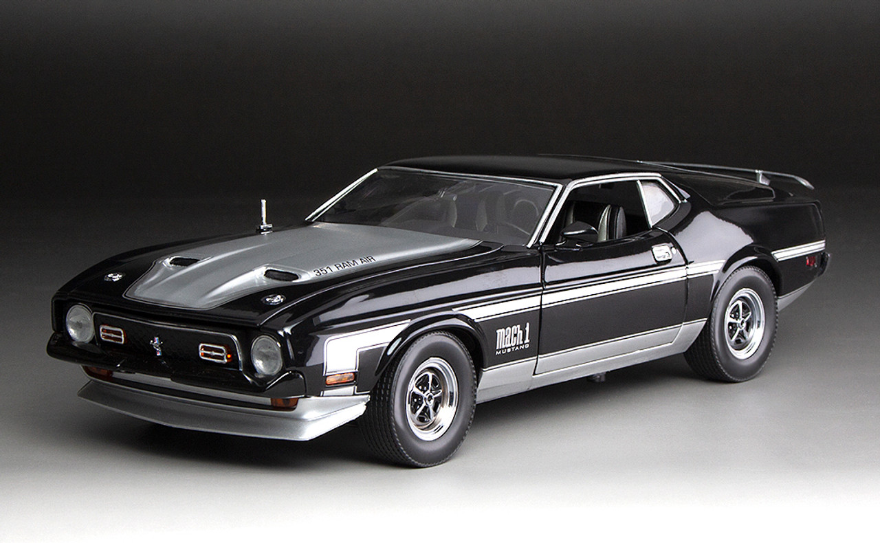 1:18-Scale 1971 Ford Mustang Boss 351 Diecast Car