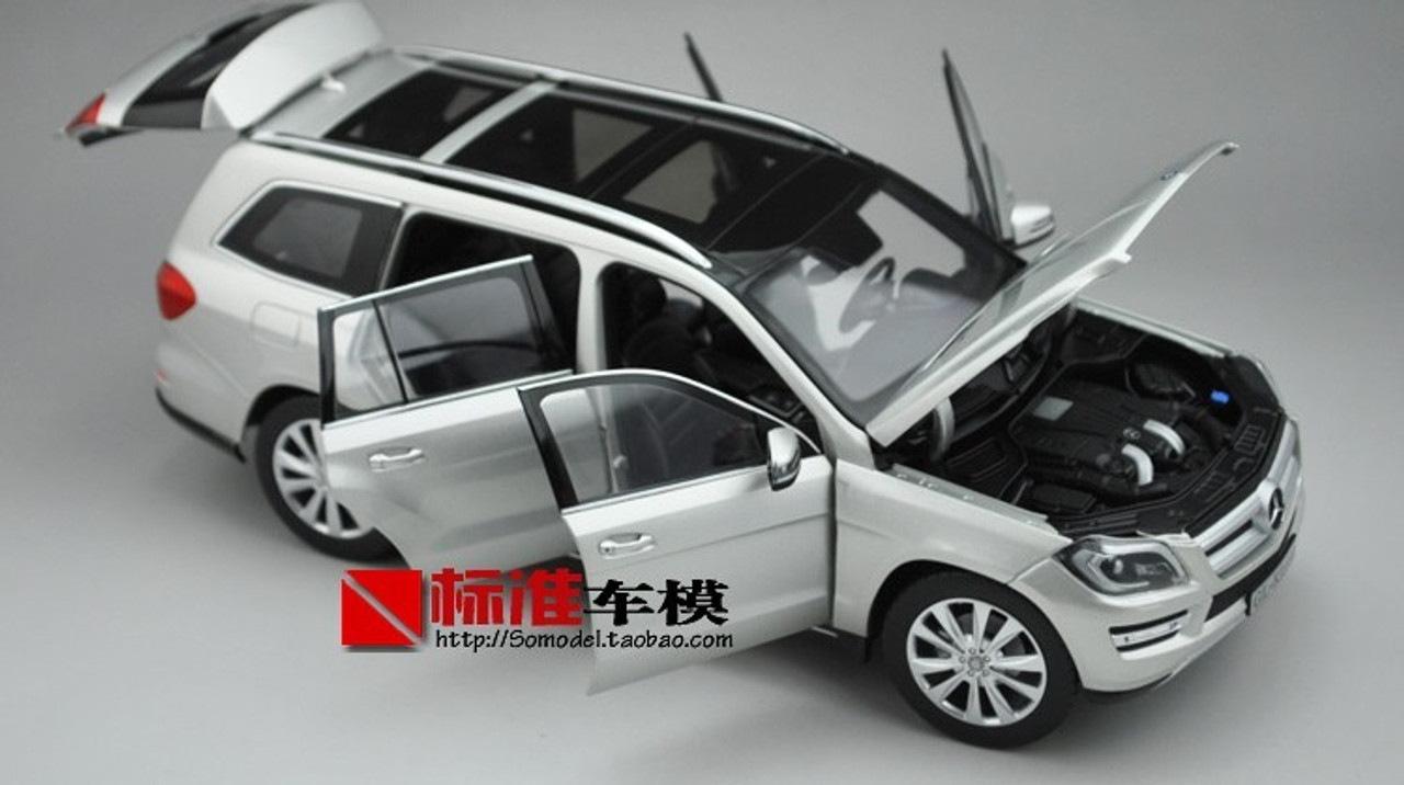 1/18 Dealer Edition 2012 Mercedes-Benz GL-Class / GL-Klasse GL500 (Silver) Diecast Car Model