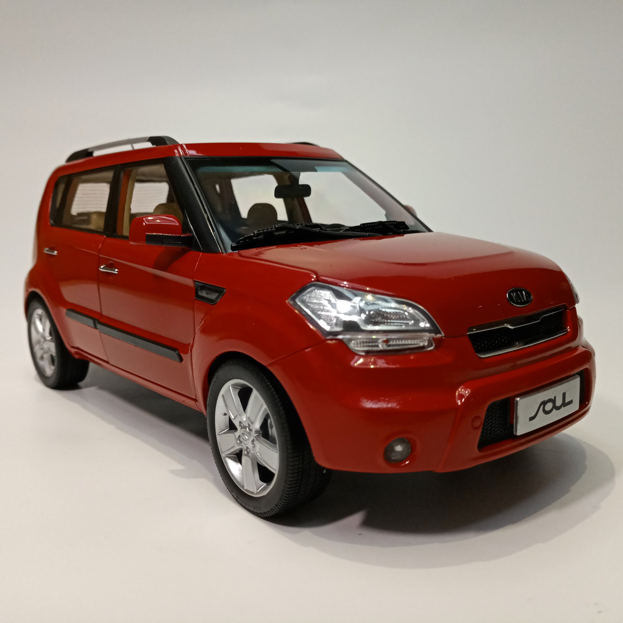 1/18 Dealer Edition Kia Soul (Red) Diecast Car Model