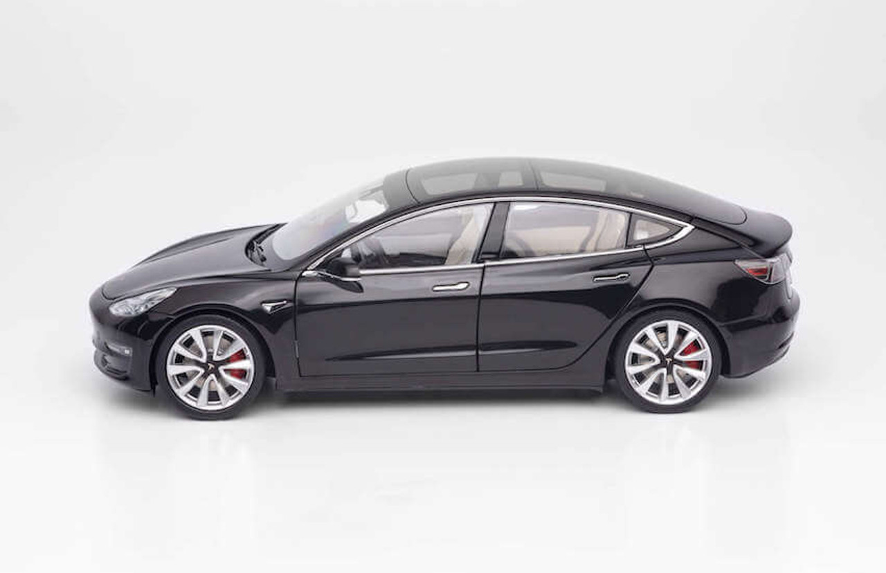 人気定番安い Tesla Model3 1:18スケール ダイキャストモデルの通販 by