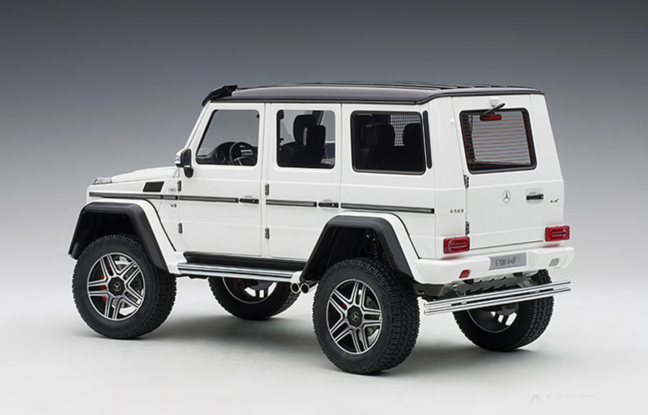 1/18 AUTOart Mercedes-Benz G-Class G500 4x4 2 (Gloss White) Car