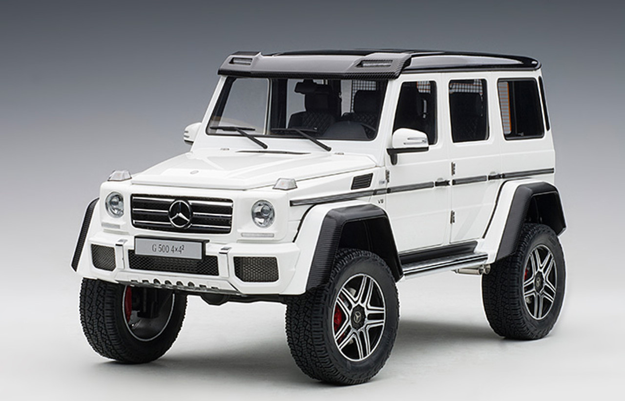 1/18 AUTOart Mercedes-Benz G-Class G500 4x4 2 (Gloss White) Car