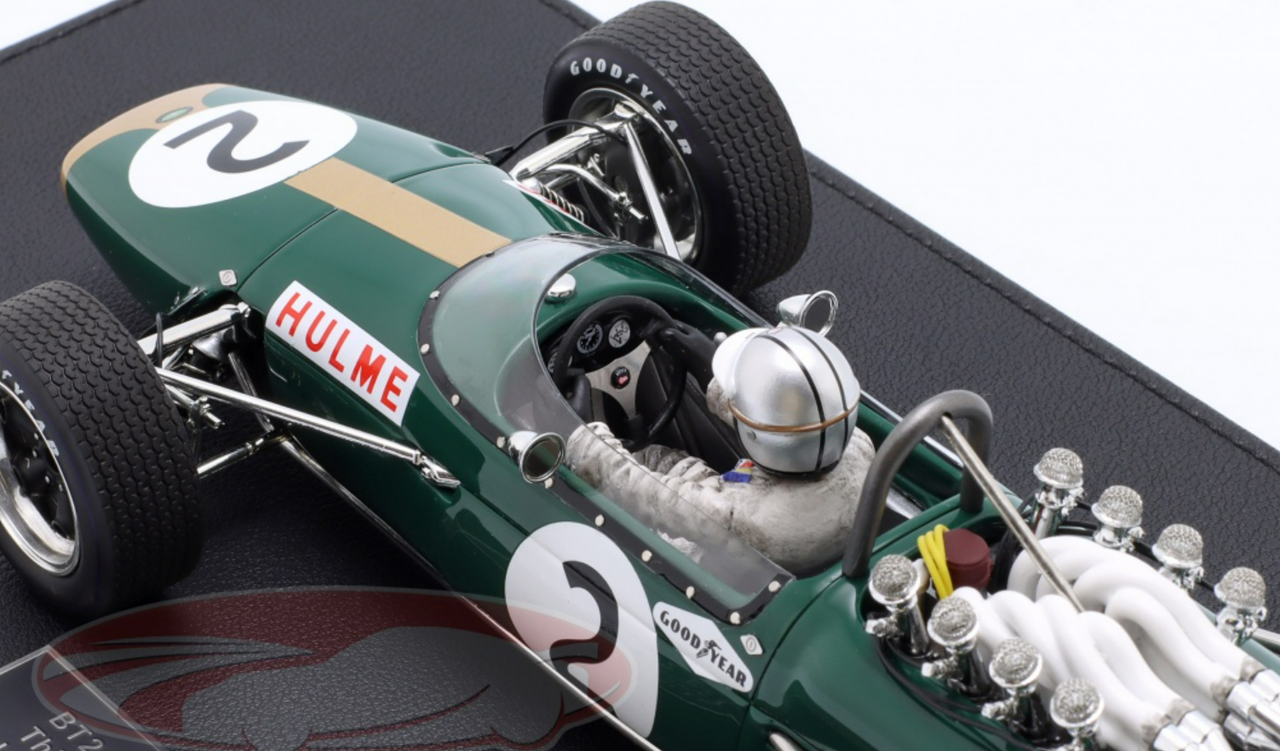 1/18 GP Replicas 1967 Formula 1 Denis Hulme Brabham BT24 #2 3rd Mexican GP Car Model with Figure