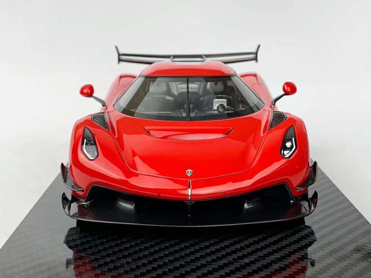 新品 FrontiArt ケーニグセグ jesko ワインレッドカーボン ミニカ 新品 FrontiArt ケーニグセグ jesko ワインレッドカーボン ミニカ 新品