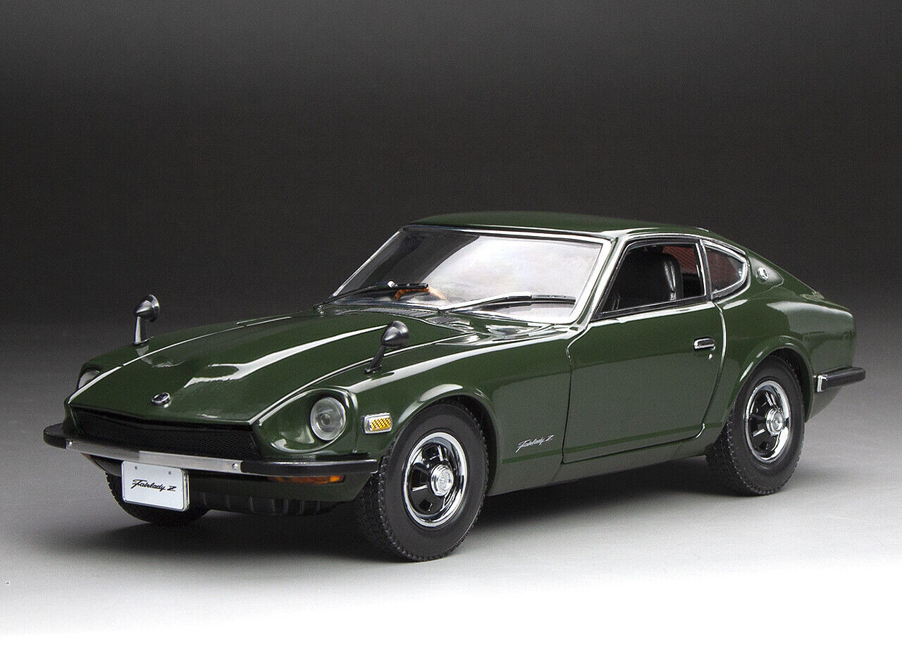 1/18 Sunstar 1970 Nissan Fairlady Z (S30) RHD (Dark Green) Diecast Car Model