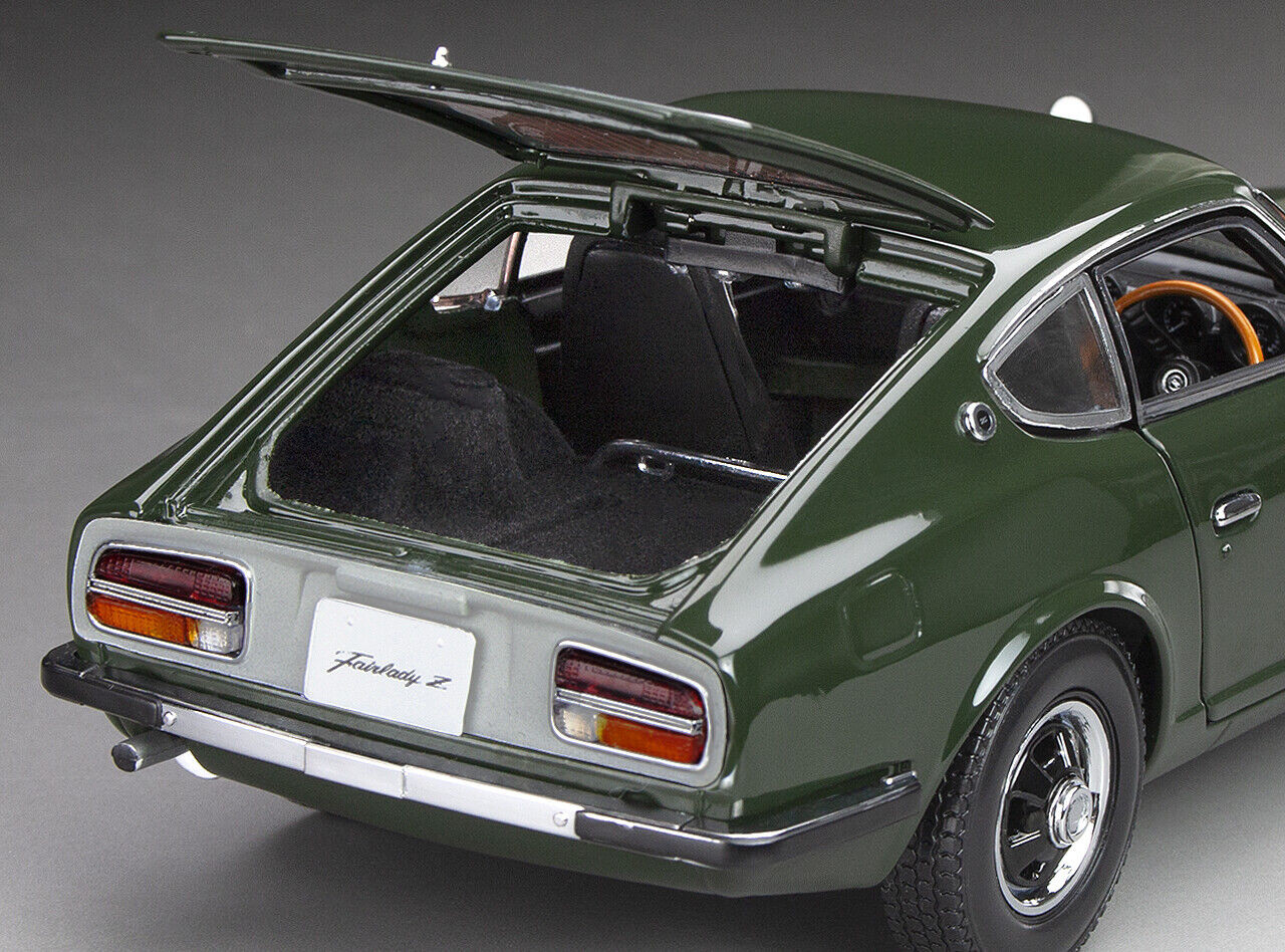 1/18 Sunstar 1970 Nissan Fairlady Z (S30) RHD (Dark Green) Diecast 