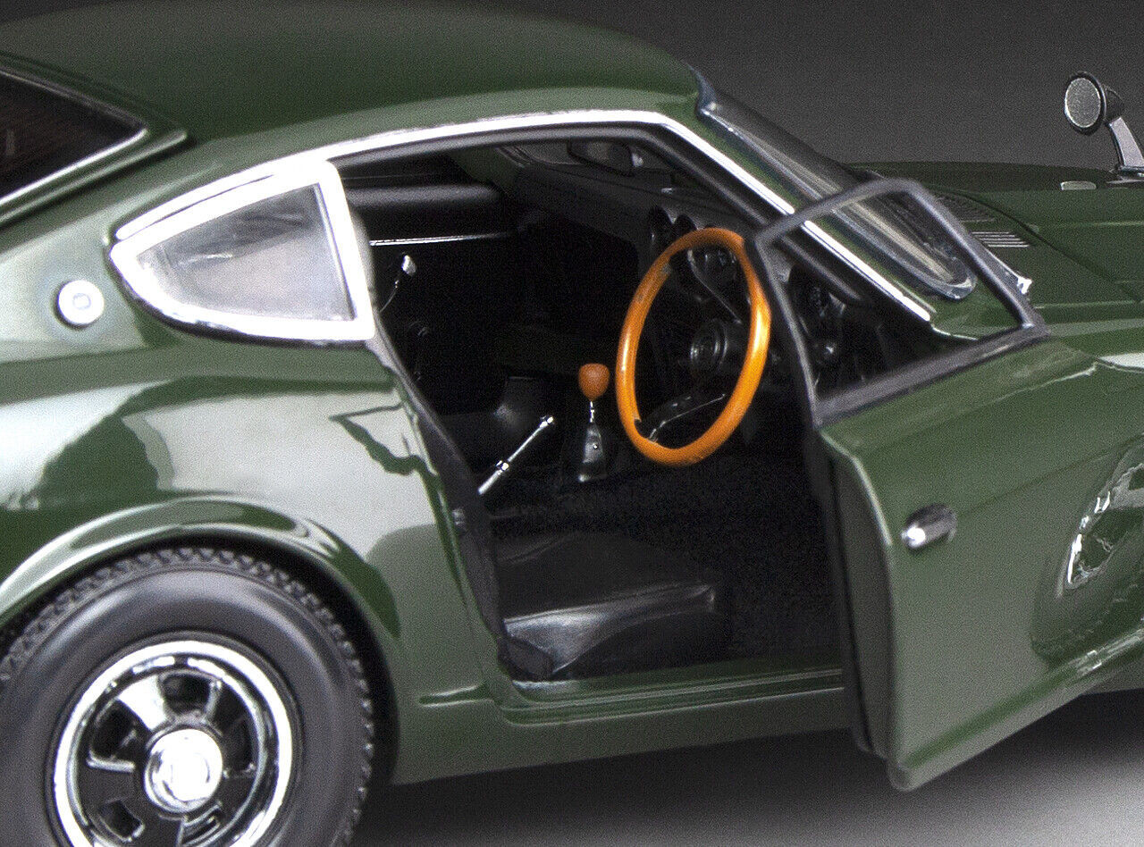 1/18 Sunstar 1970 Nissan Fairlady Z (S30) RHD (Dark Green) Diecast 