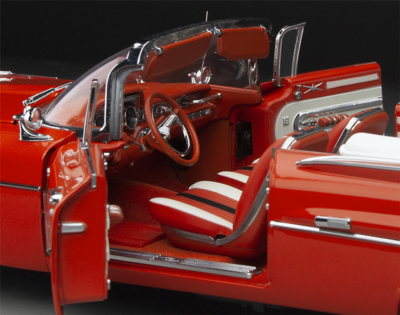 1/18 Sunstar 1959 Pontiac Bonneville Open Convertible (Red) Diecast Car Model