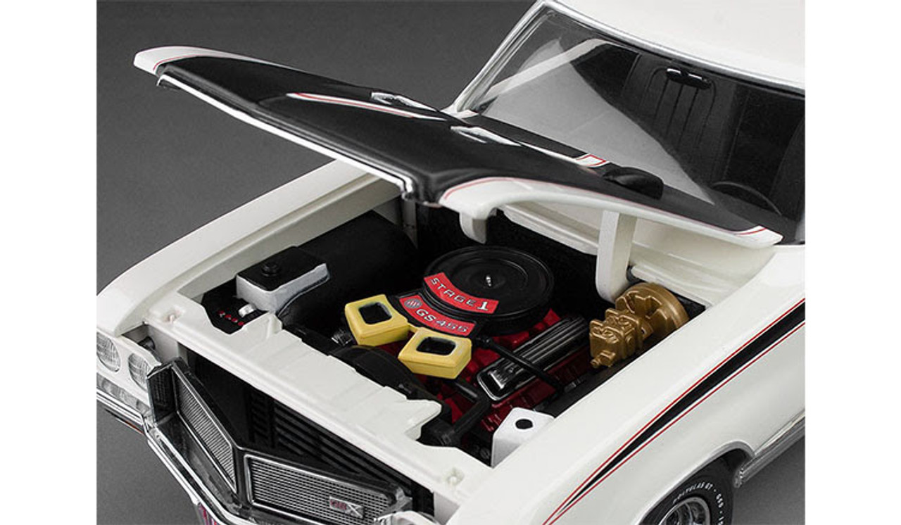 リバレイ 1/18 Sunstar 1970 Buick GSX (White) Diecast Car Model