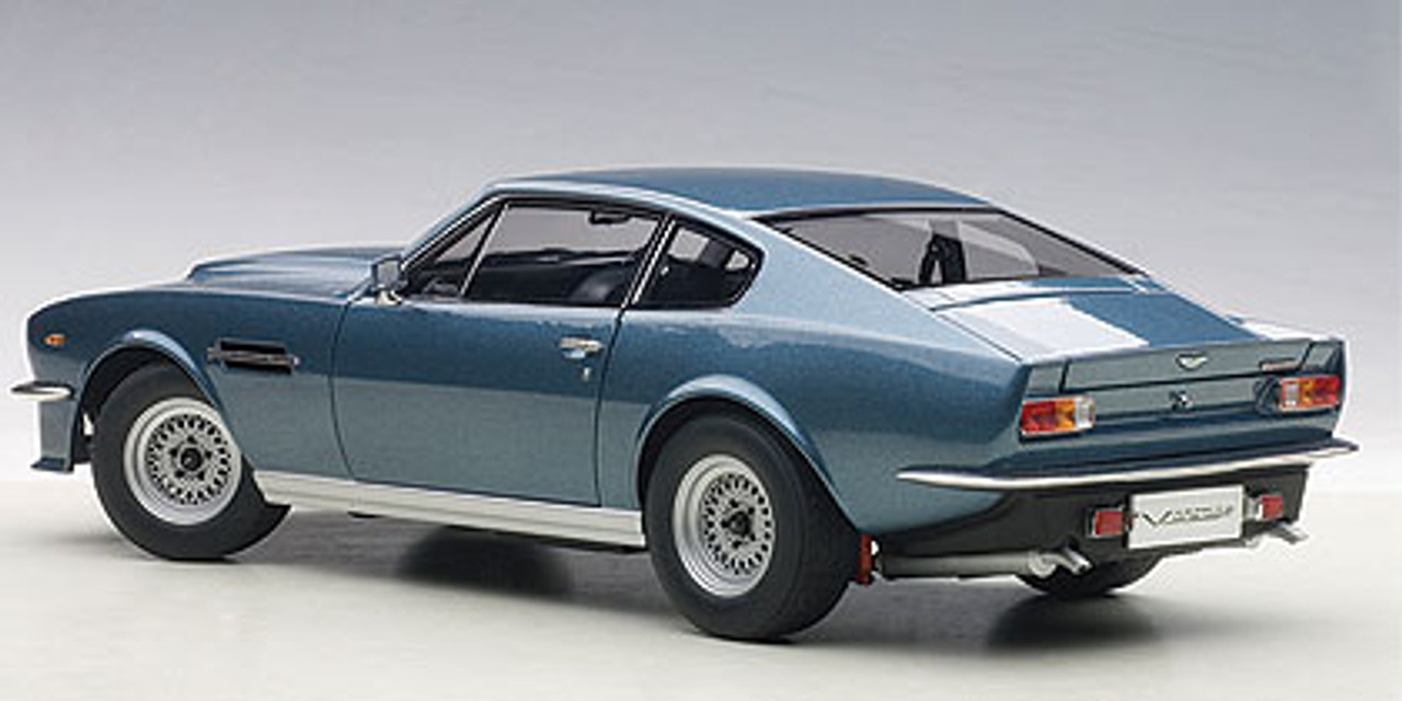 1/18 AUTOart ASTON MARTIN V8 VANTAGE 1985 (CHICHESTER BLUE