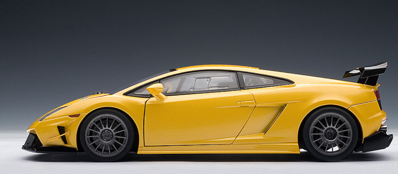 1/18 AUTOart LAMBORGHINI GALLARDO LP560-4 SUPER TROFEO - YELLOW Diecast Car  Model 74687