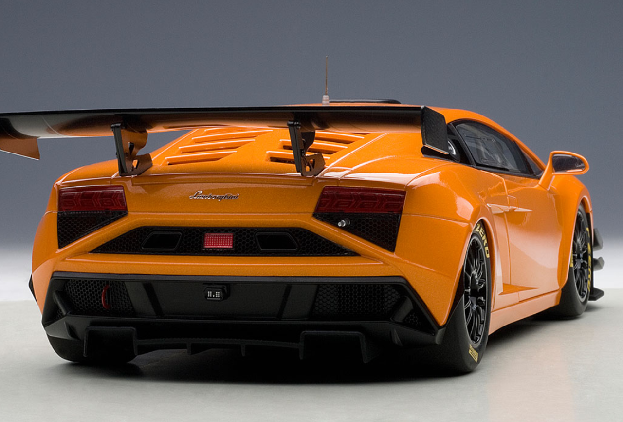 1/18 AUTOart LAMBORGHINI GALLARDO GT3 FL2 2013(METALLIC ORANGE) Car Model