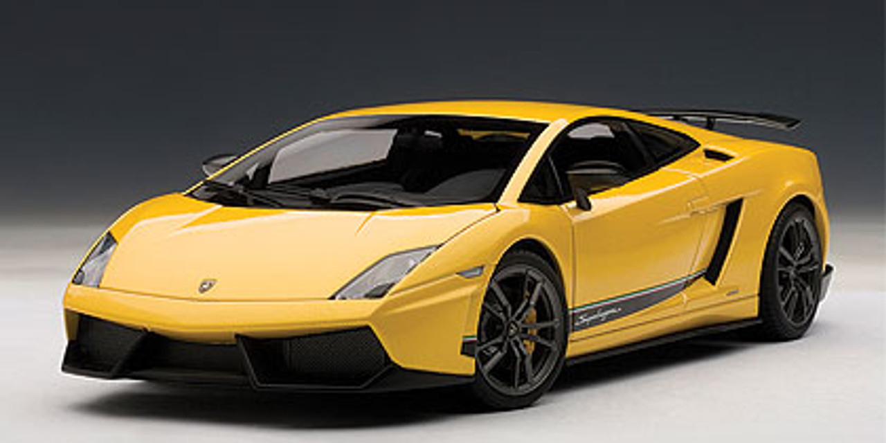 1/18 AUTOart LAMBORGHINI GALLARDO LP570-4 SUPERLEGGERA (GIALLO  MIDAS/METALLIC YELLOW) Diecast Car Model 74658