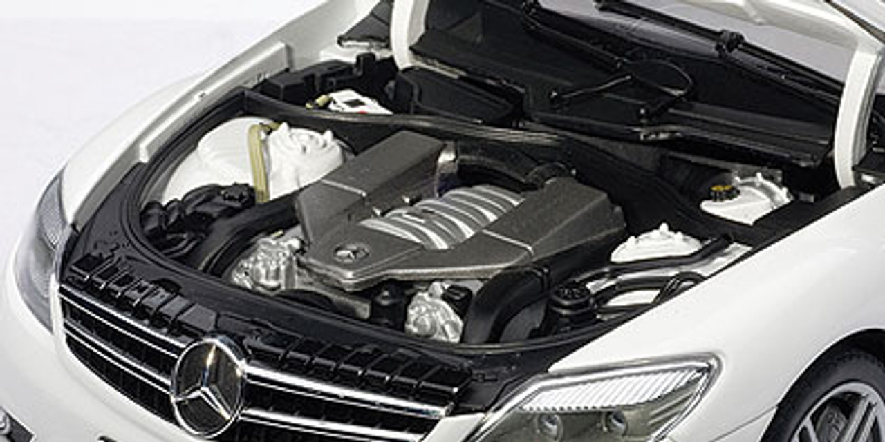 Aa 1/18 メルセデスベンツ CL63 AMG White 1/18 AUTOart Mercedes-Benz Mercedes MB CL63 AMG (White