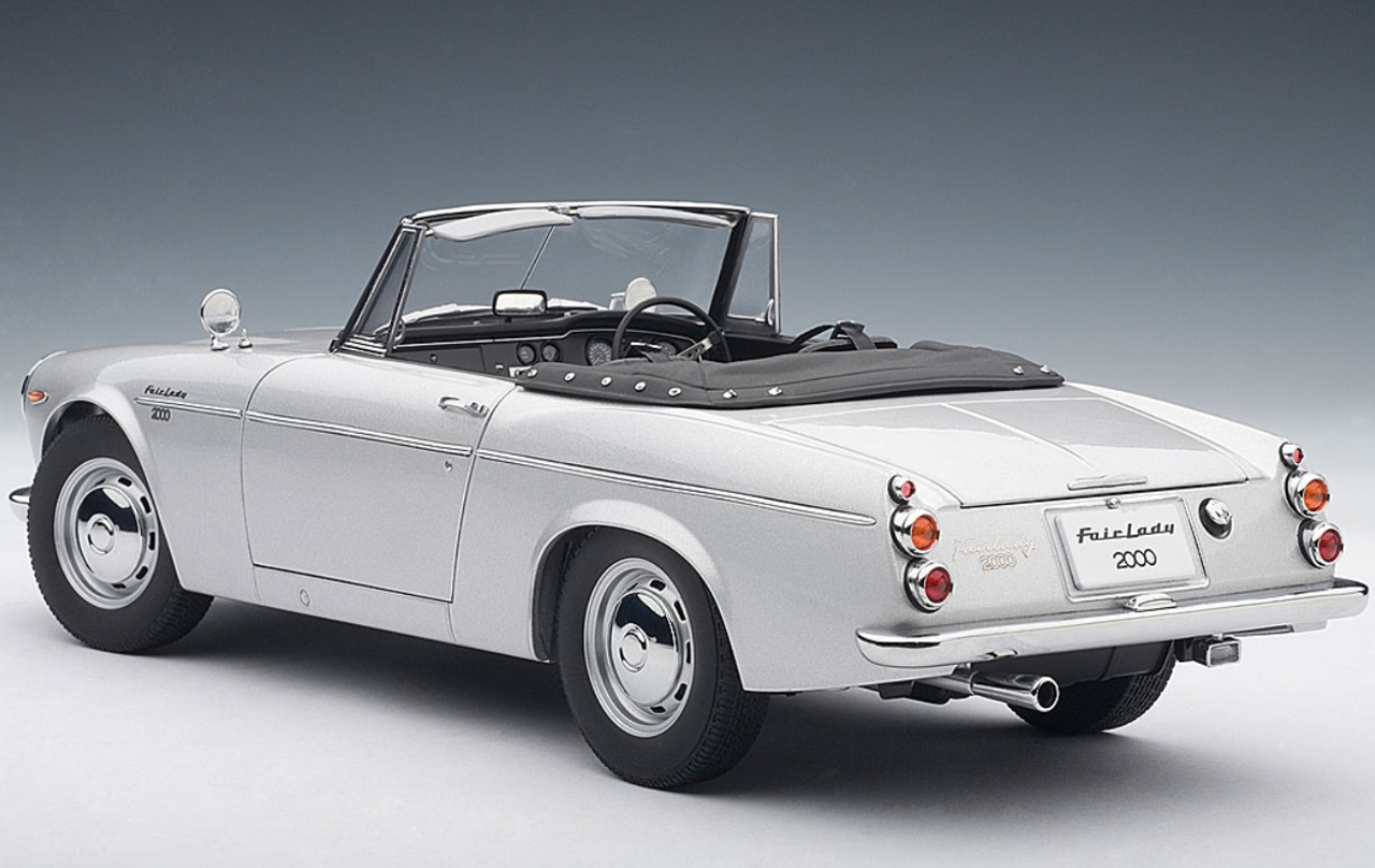 最安値安いAUTOart 1:18 DATSUN FAIRLADY 2000 オートアート フェアレディ カスタム仕様 乗用車