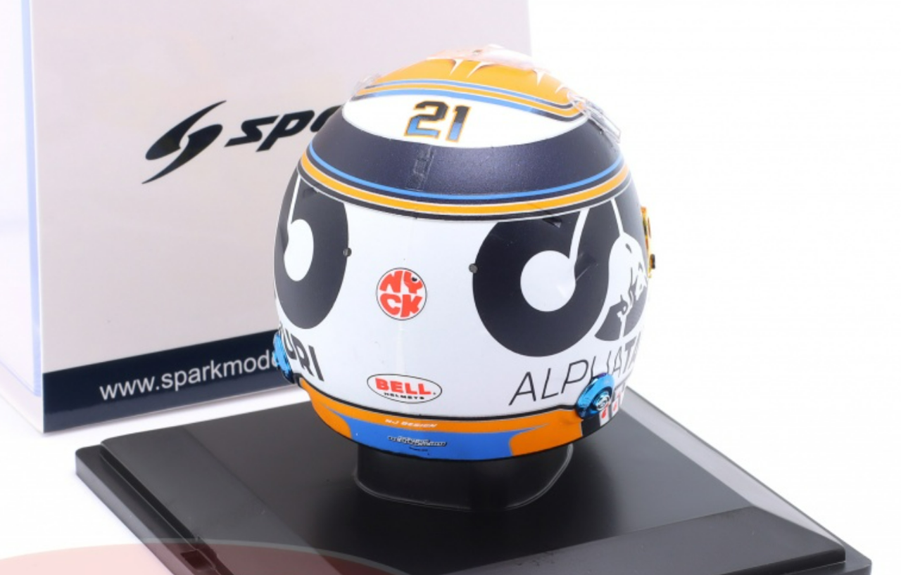 1/5 Spark 2023 Formula 1 Yuki Tsunoda AlphaTauri Helmet Model