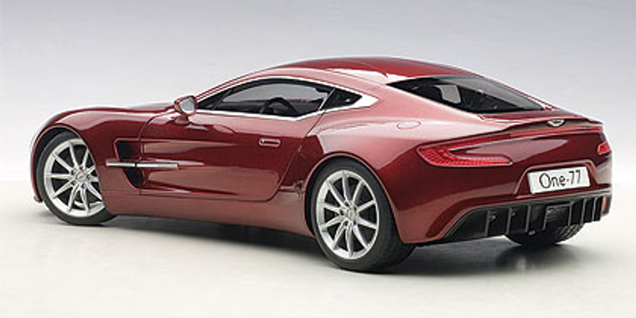 AUTOart Aston Martin Vanquish 赤 1/18 2015 ASTON MARTIN VANQUISH VOLCANO RED 1:18 by AUTOart