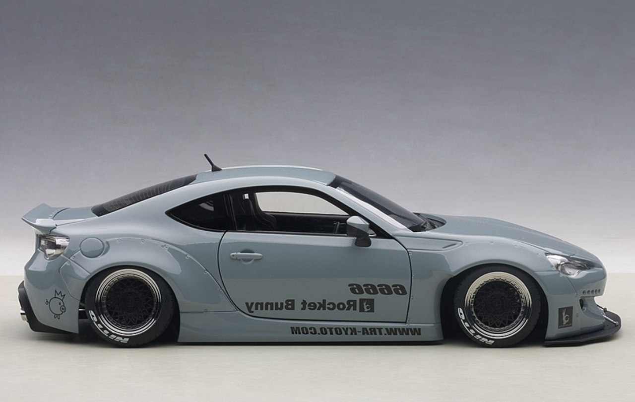 AUTOart 1/18 TOYOTA 86 オートアート スペシャル限定セール 