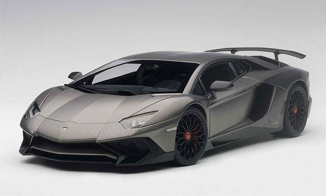 1/18 AUTOart Lamborghini Aventador LP750-4 SV (Grigio Titans Matte Grey) Car Model