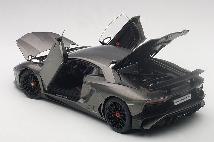 1/18 AUTOart Lamborghini Aventador LP750-4 SV (Grigio Titans Matte