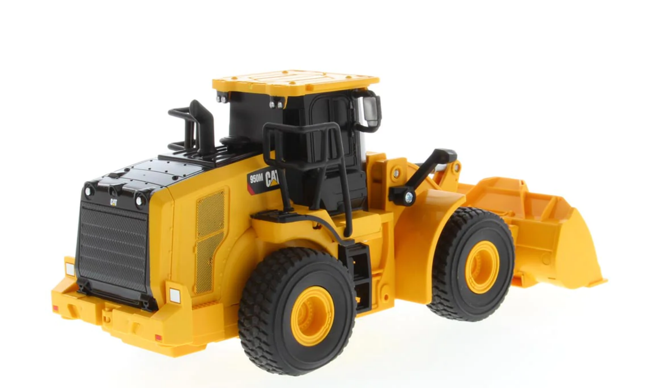 1/35 Diecast Masters CAT RC Radio Control 950M Wheel Loader