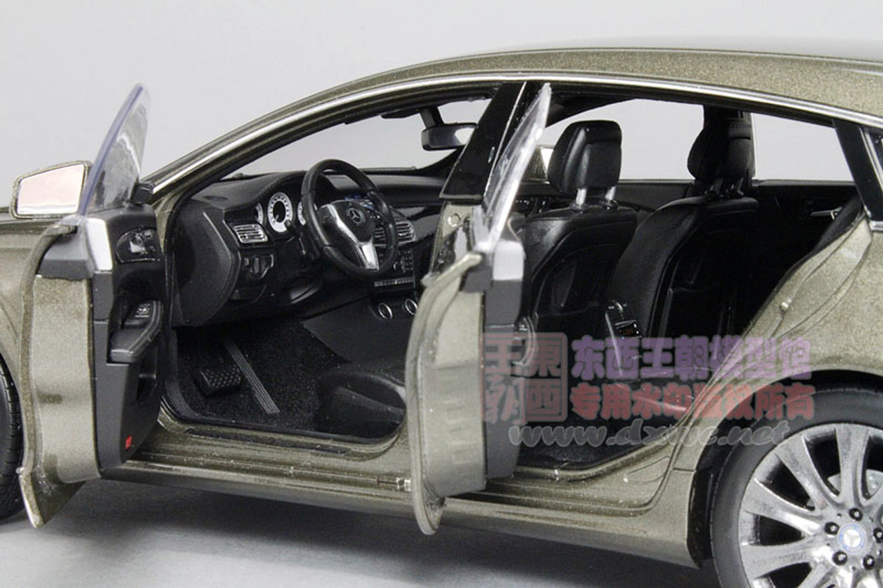 304-031 ノレブ 1/18 メルセデスベンツ CLS Shooting 1/18 Norev