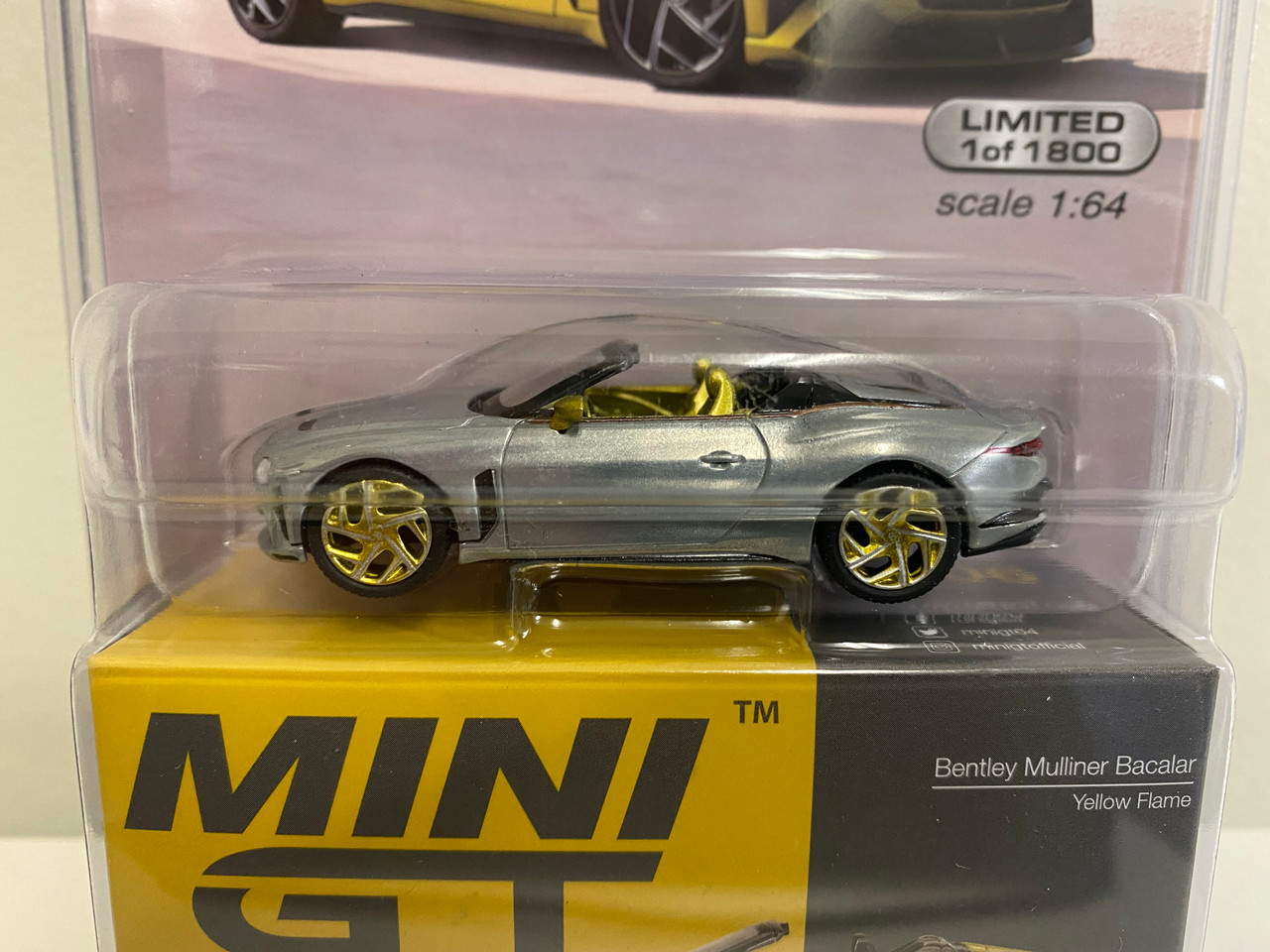 CHASE CAR 1/64 Mini GT Bentley Mulliner Bacalar (Silver with Gold