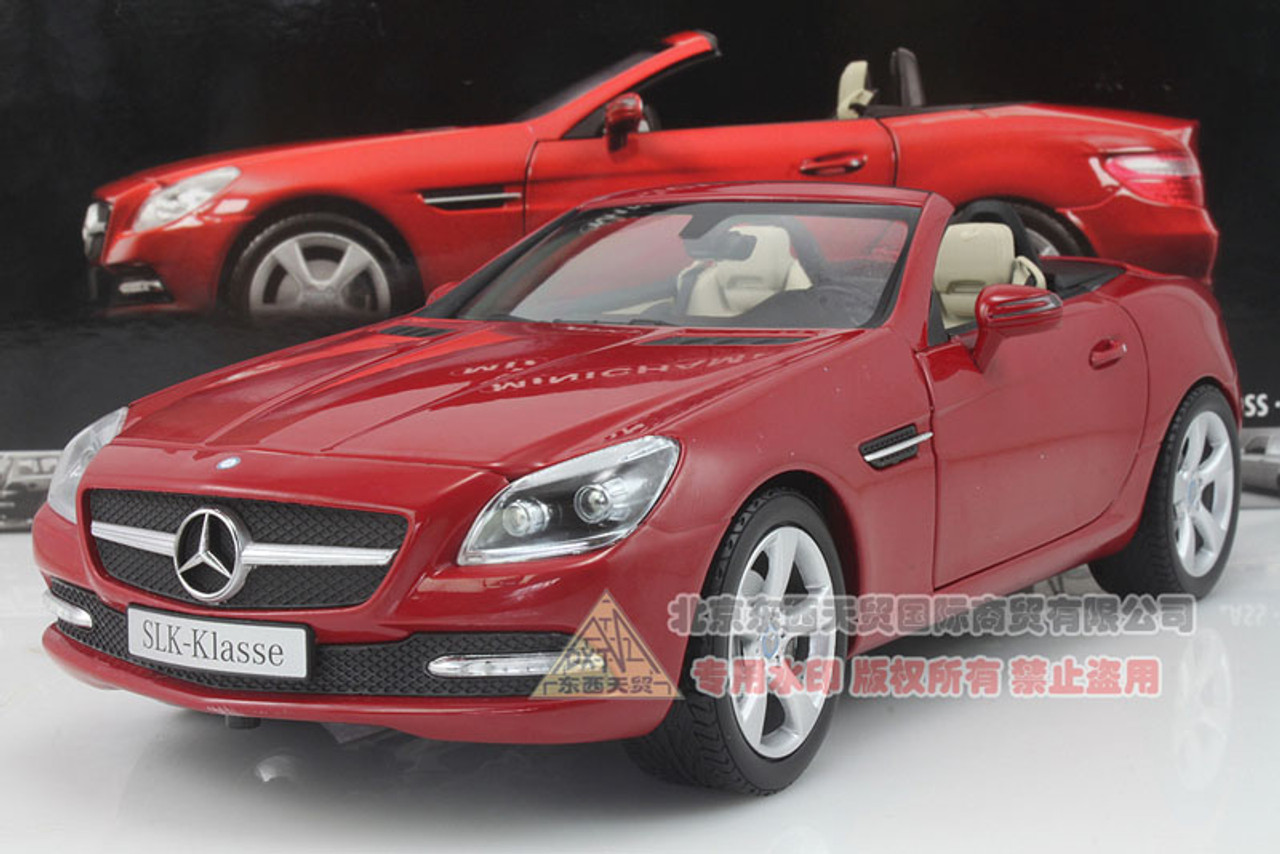 1/18 Minichamps 2011 Mercedes-Benz SLK-Class SLK-Klasse Convertible (Red) Diecast Car Model