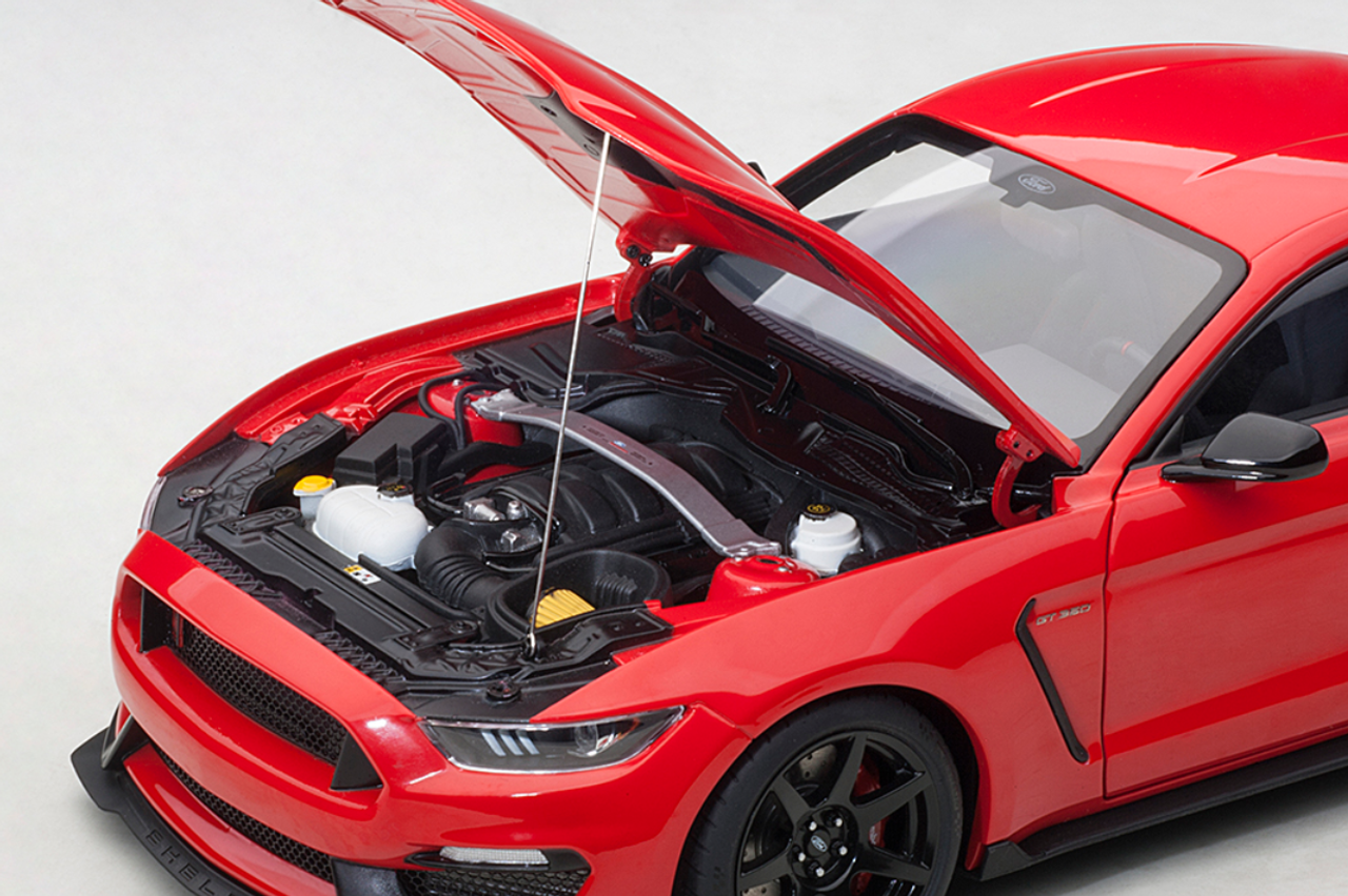 低価得価AUTO art 72930 1/18 フォード シェルビー GT350R （グレー／ブラック・ストライプ） 乗用車