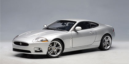 1/18 AUTOart JAGUAR XKR COUPE LIQUID SILVER Diecast Car Model 73633