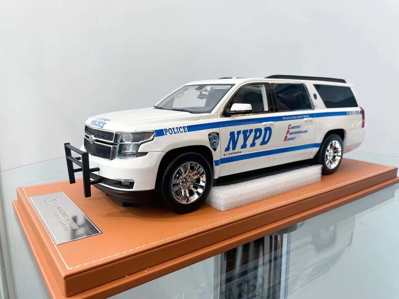 1/18 GOC & Vehicle Art 2015 Chevrolet Chevy Suburban NYPD New York Police Department Resin Car Model Limited 99 Pieces