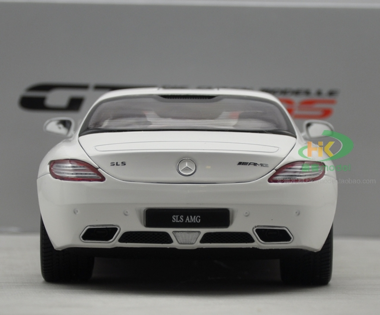 1/18 GTAutos Mercedes-Benz SLS AMG (White) Diecast Car Model