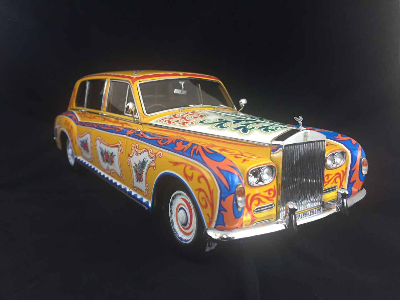 1/18 Dealer Edition 1964 John Lennon Rolls-Royce Phantom V Diecast Car Model