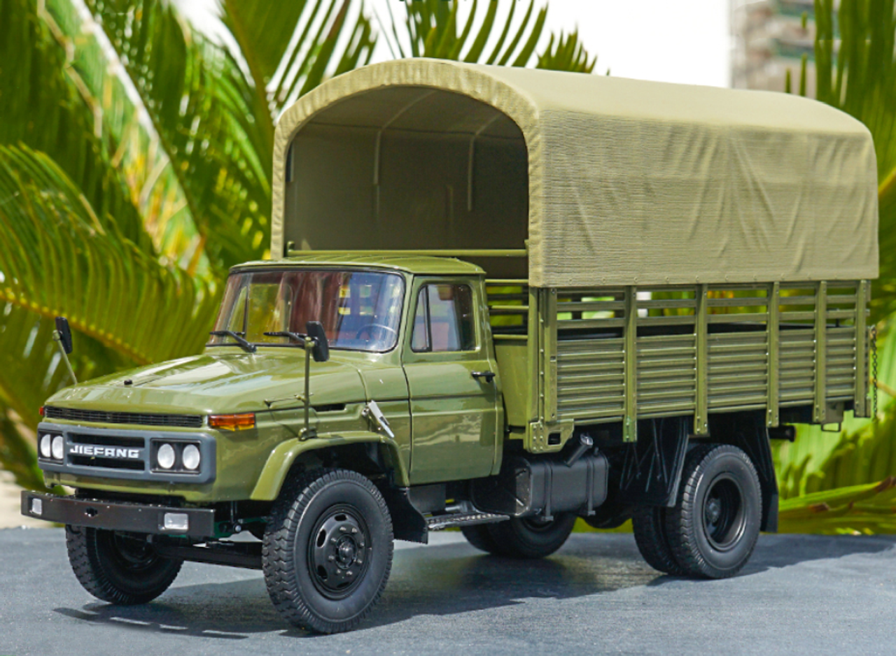 1/24 JIEFANG CA141 China Military Transportation Vehicle Diecast Car Model